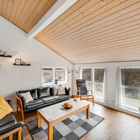 Lovely With Hot Tub And Sauna Near Sondervig Feriehus