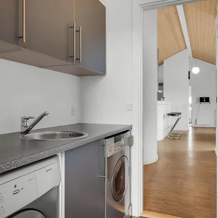 Lovely With Hot Tub And Sauna Near Sondervig Ringkøbing