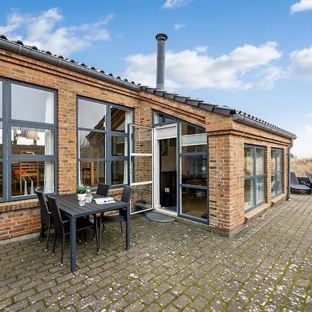 Feriehus Lovely With Hot Tub And Sauna Near Sondervig
