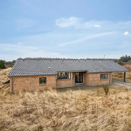 Lovely With Hot Tub And Sauna Near Sondervig Ringkøbing